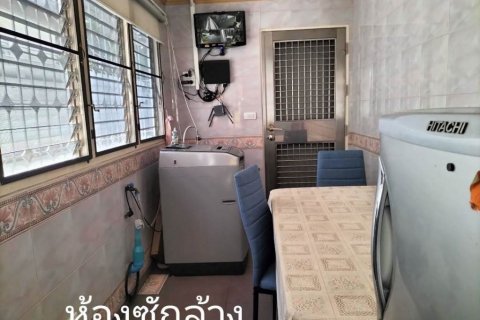 Casa de 4 dormitorios en Bangkok, Tailandia № 79498 - foto 17