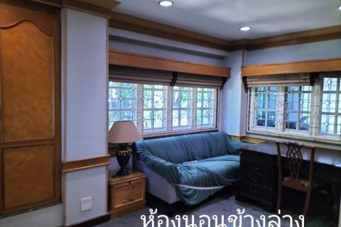 Casa de 4 dormitorios en Bangkok, Tailandia № 79498 - foto 8