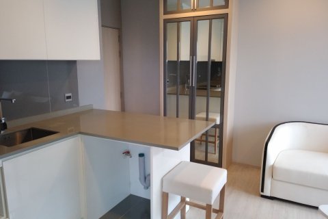 Condominio de 1 dormitorio en Bangkok, Tailandia № 143688 - foto 4