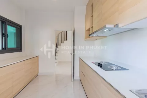 Casa de 4 dormitorios en Phuket, Tailandia № 131671 - foto 7
