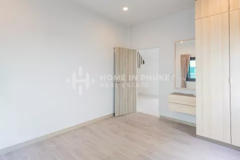 Casa de 4 dormitorios en Phuket, Tailandia № 131671 - foto 10