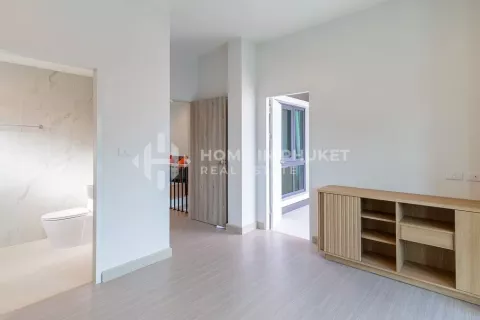 Casa de 4 dormitorios en Phuket, Tailandia № 131671 - foto 23