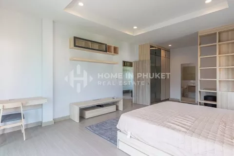 Casa de 4 dormitorios en Phuket, Tailandia № 131671 - foto 17