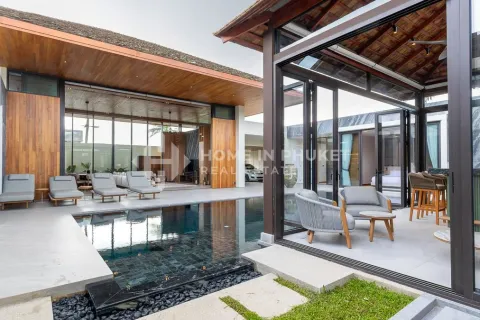 Casa de 4 dormitorios en Phuket, Tailandia № 131668 - foto 2