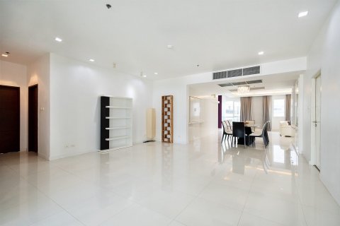 คอนโดมิเนียมในวัฒนา, กรุงเทพฯ, ประเทศไทย, 4 ห้องนอน № 123780 - รูปถ่าย 16