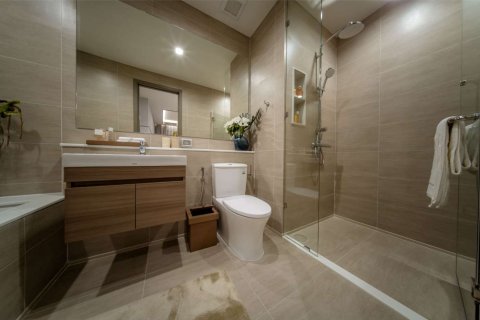 Condominio de 2 dormitorios en Bang Kho Laem, Bangkok, Tailandia № 123785 - foto 28