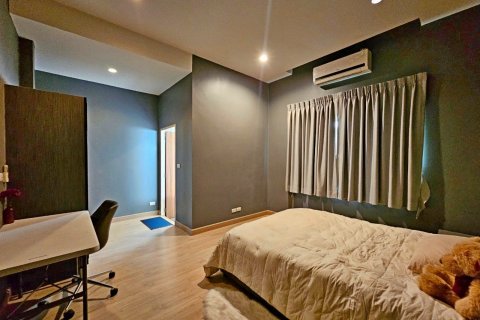 Casa de 3 dormitorios en Pattaya, Tailandia № 107997 - foto 19