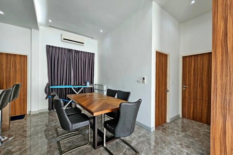 Casa de 3 dormitorios en Pattaya, Tailandia № 107997 - foto 11