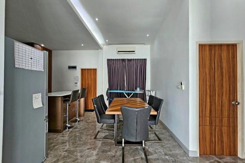 Casa de 3 dormitorios en Pattaya, Tailandia № 107997 - foto 10