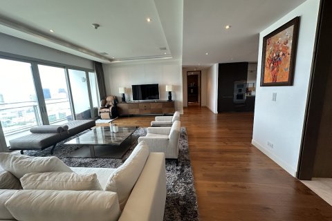 Condominio de 3 dormitorios en Bangkok, Tailandia № 142989 - foto 2