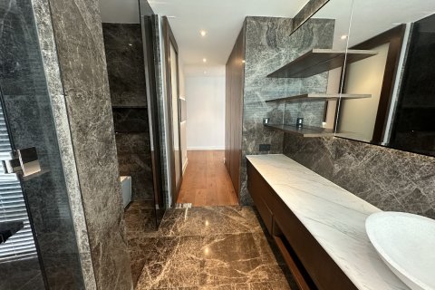 Condominio de 3 dormitorios en Bangkok, Tailandia № 142989 - foto 25