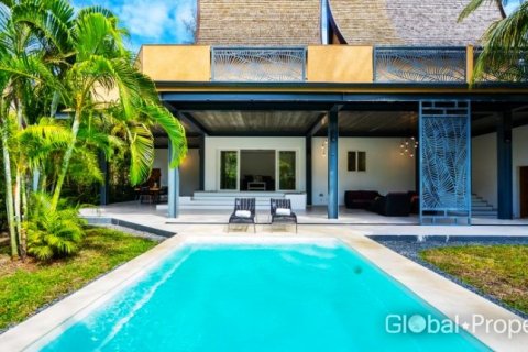 House in Ko Chang, Thailand 4 bedrooms № 100778