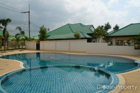 Casa de 3 dormitorios en Pattaya, Tailandia № 100780 - foto 18