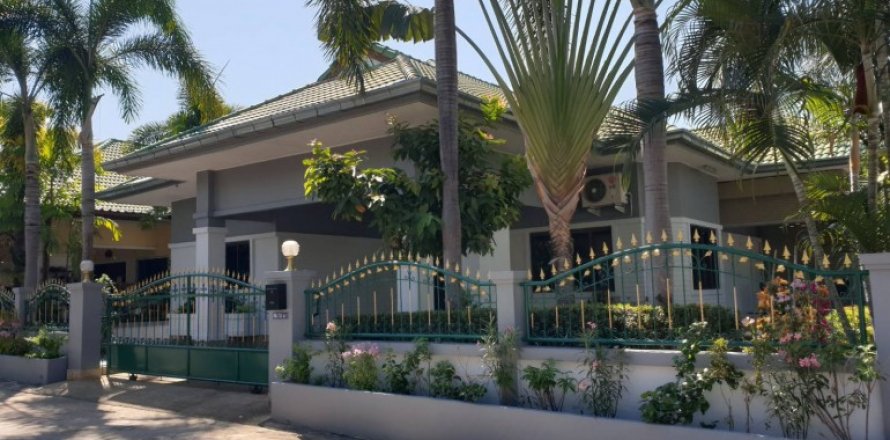 Casa de 3 dormitorios en Pattaya, Tailandia № 100780