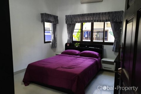 Casa de 3 dormitorios en Pattaya, Tailandia № 100780 - foto 8
