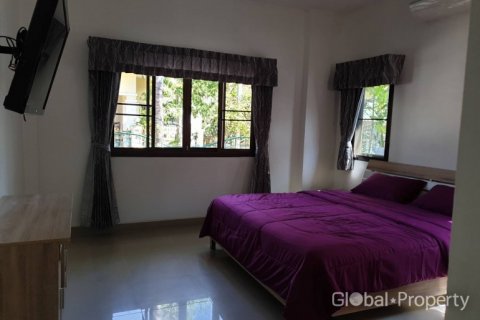 Casa de 3 dormitorios en Pattaya, Tailandia № 100780 - foto 11