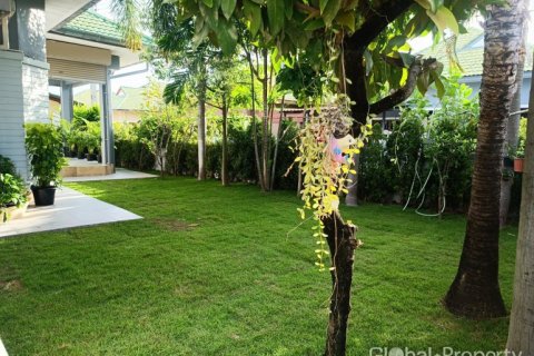 Casa de 3 dormitorios en Pattaya, Tailandia № 100780 - foto 27