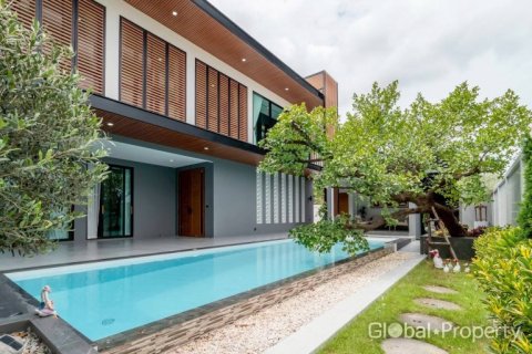Casa de 5 dormitorios en Pattaya, Tailandia № 100779 - foto 24