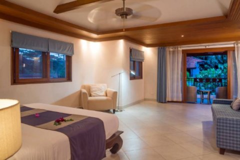Chalet de 4 dormitorios en Surat Thani, Tailandia № 132757 - foto 8