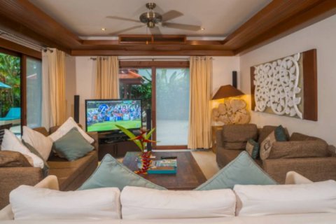 Chalet de 4 dormitorios en Surat Thani, Tailandia № 132757 - foto 5