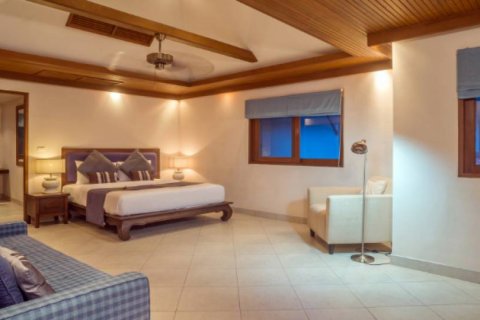 Chalet de 4 dormitorios en Surat Thani, Tailandia № 132757 - foto 10