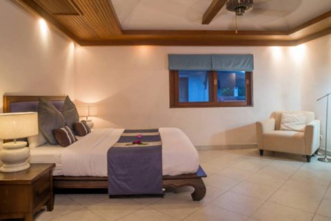 Chalet de 4 dormitorios en Surat Thani, Tailandia № 132757 - foto 9