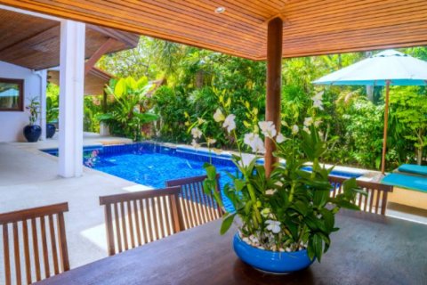 Chalet de 4 dormitorios en Surat Thani, Tailandia № 132757 - foto 2