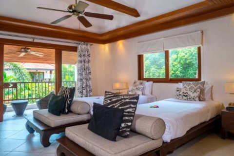 Chalet de 4 dormitorios en Surat Thani, Tailandia № 132757 - foto 7
