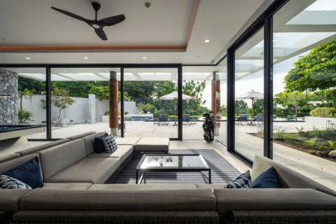 Chalet de 5 dormitorios en Sattahip, Tailandia № 132755 - foto 10