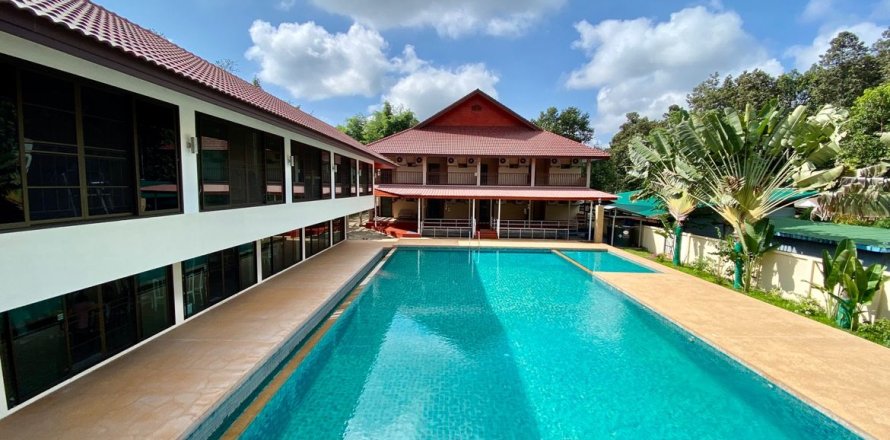 Casa de 12 dormitorios en Chiang Mai, Tailandia № 104385