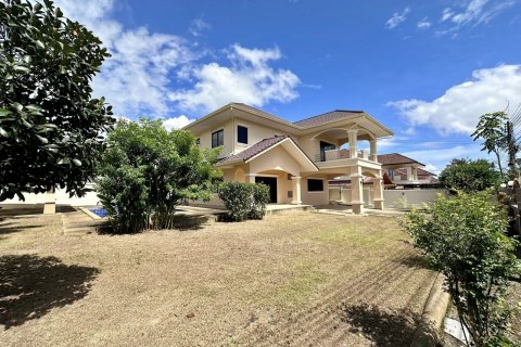 Casa de 5 dormitorios en Pattaya, Tailandia № 130214 - foto 2