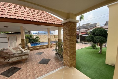 Casa de 4 dormitorios en Pattaya, Tailandia № 130216 - foto 6
