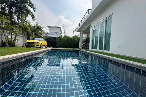 Casa de 3 dormitorios en Chon Buri, Tailandia № 130217