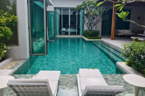 Chalet de 4 dormitorios en Phuket, Tailandia № 132735 - foto 7