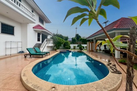 Chalet de 3 dormitorios en Cha-am, Tailandia № 132732 - foto 3
