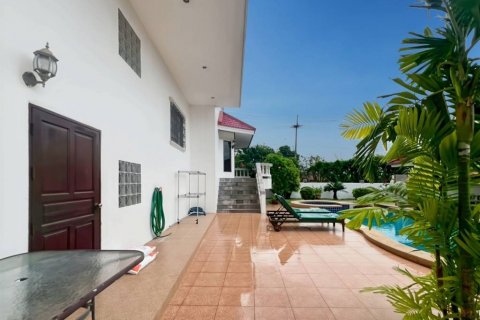 Chalet de 3 dormitorios en Cha-am, Tailandia № 132732 - foto 8