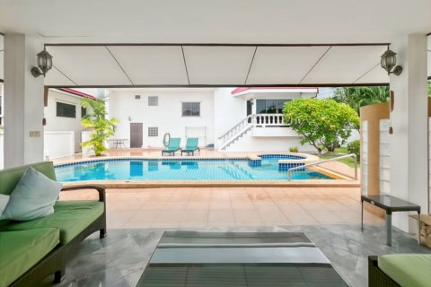 Chalet de 3 dormitorios en Cha-am, Tailandia № 132732 - foto 6