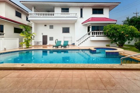 Chalet de 3 dormitorios en Cha-am, Tailandia № 132732 - foto 7