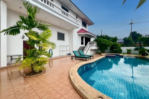 Chalet de 3 dormitorios en Cha-am, Tailandia № 132732 - foto 5
