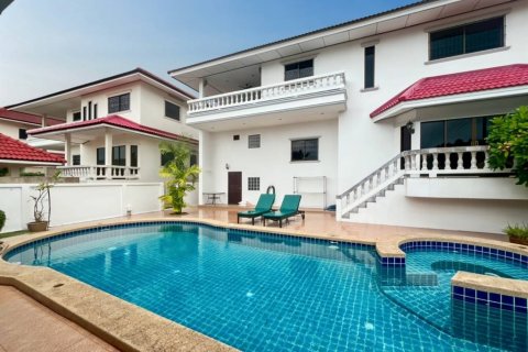 Chalet de 3 dormitorios en Cha-am, Tailandia № 132732 - foto 4