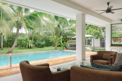 Chalet de 5 dormitorios en Hua Hin, Tailandia № 132734 - foto 5