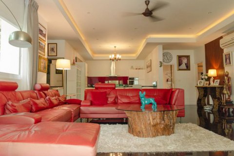 Chalet de 5 dormitorios en Hua Hin, Tailandia № 132734 - foto 4