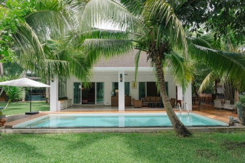 Chalet de 5 dormitorios en Hua Hin, Tailandia № 132734 - foto 2