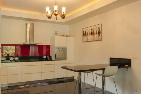 Chalet de 5 dormitorios en Hua Hin, Tailandia № 132734 - foto 6