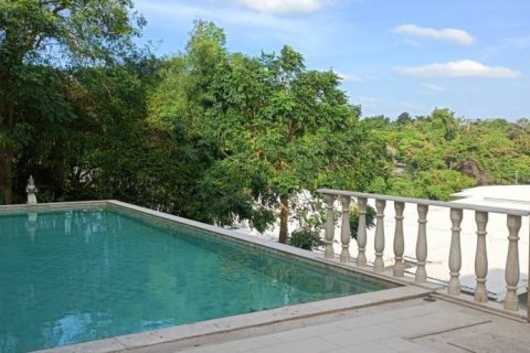 Chalet de 3 dormitorios en Surat Thani, Tailandia № 132730 - foto 3