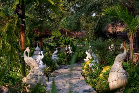 Casa de 9 dormitorios en Bang Sare, Tailandia № 107945 - foto 25