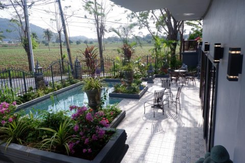 Casa de 4 dormitorios en Bang Sare, Tailandia № 107944 - foto 5
