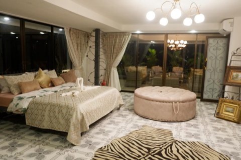 Casa de 4 dormitorios en Bang Sare, Tailandia № 107944 - foto 13