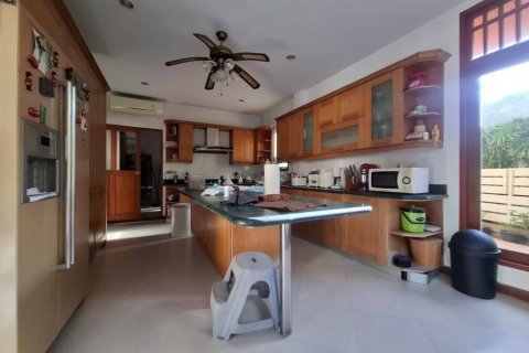 Chalet de 5 dormitorios en Phuket, Tailandia № 132502 - foto 9