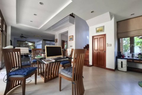 Chalet de 5 dormitorios en Phuket, Tailandia № 132502 - foto 7